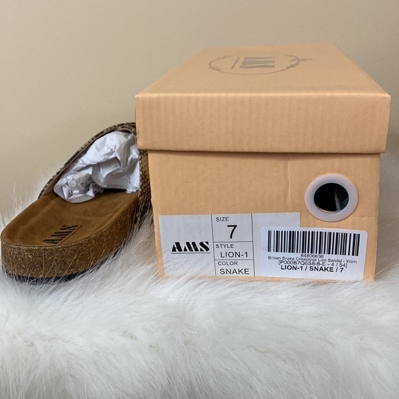 𝅺nwb slide on sandals - Picture 5 of 5